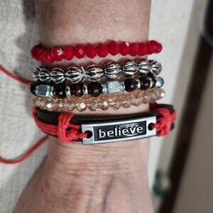 Nwot Womens Multicolor Beaded Bracelet Set